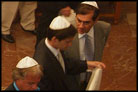 In Advance of Yom Kippur, Congregants Embrace Concept of Free Services In Advance of Yom Kippur, Congregants Embrace Concept of Free Services